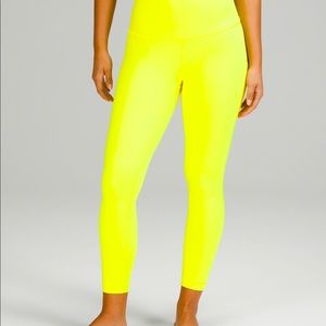 ***NWT*** Neon yellow 28” Wunder Under tight size 6